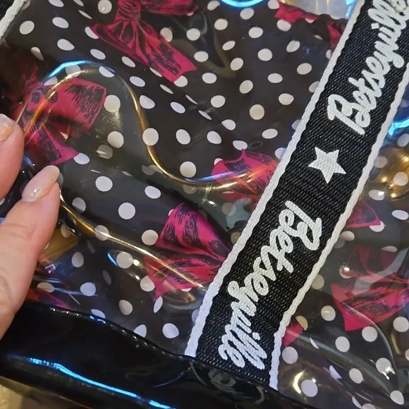 Betsey Johnson Betseyville Unique Clear Vinyl Tote with Removable Drawstring Bag - Picture 8 of 16